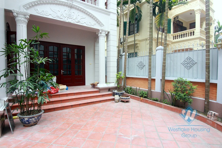 Unfurnished house with large yard for rent in Tay Ho district, Hanoi.